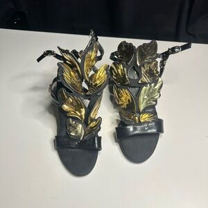 Elegant Black and Gold Leaf Sandals